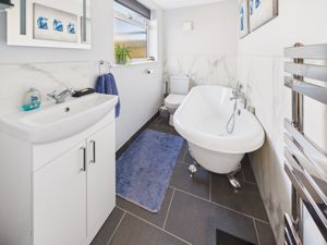 En-suite- click for photo gallery